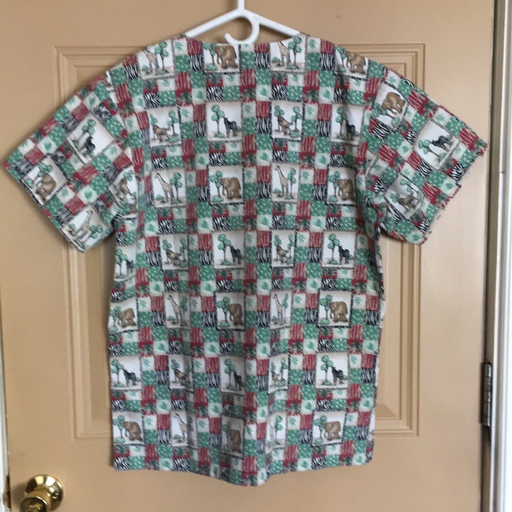 Scrub Top - Picture 2 of 3
